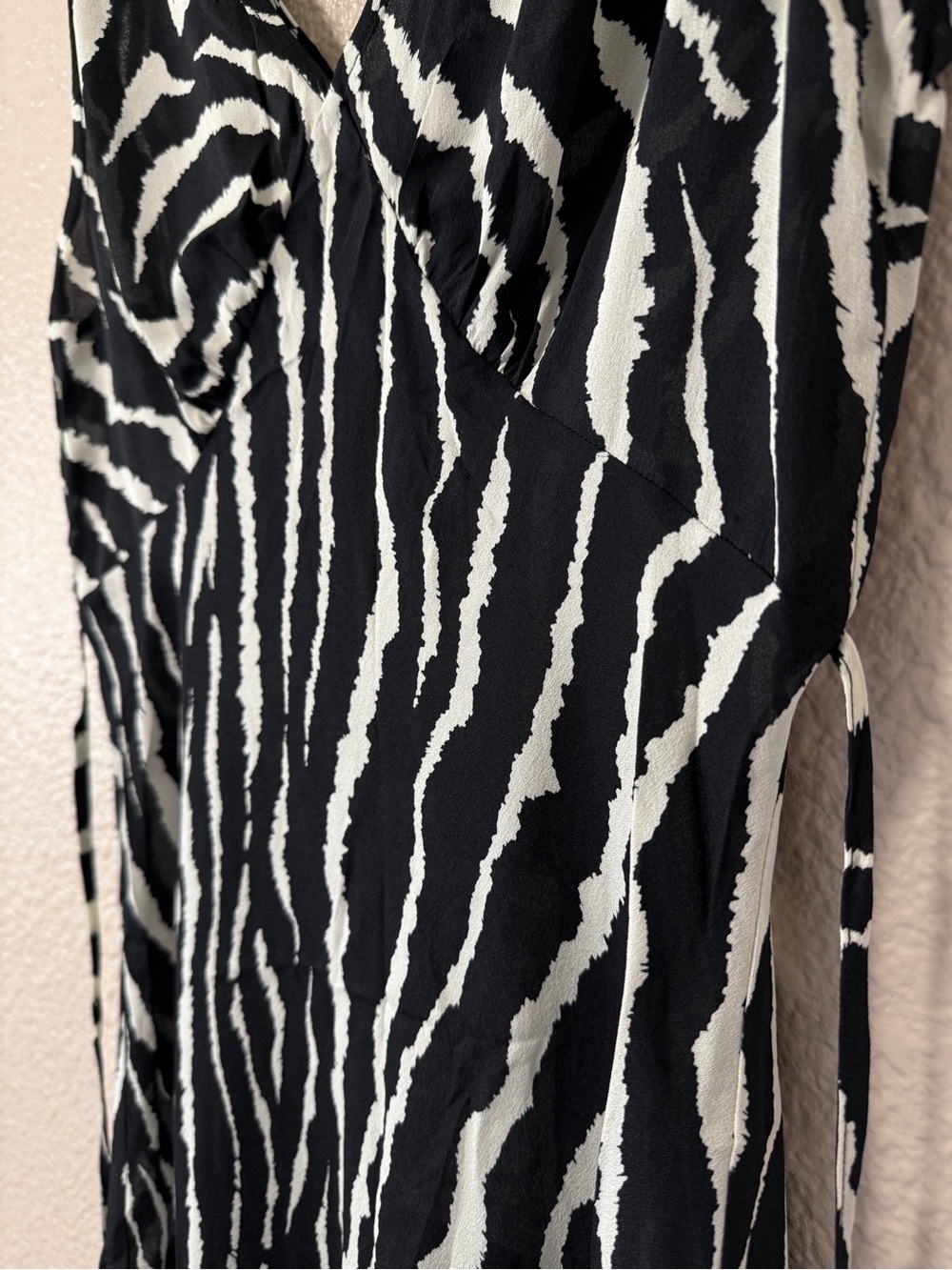 NWT Realisation Par Isabelli Mini Dress Zebra Print A-Line V-Neck EDC Dress L - Picture 7 of 12